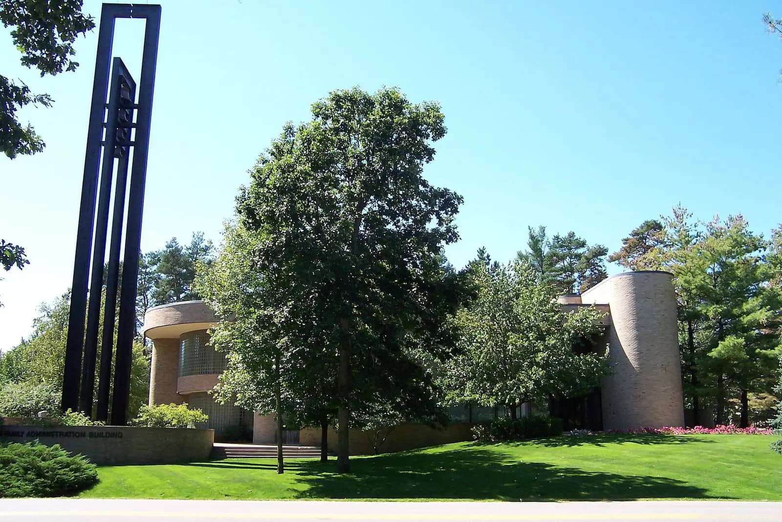 Northwood University campus — Midland's Church Family Administration building