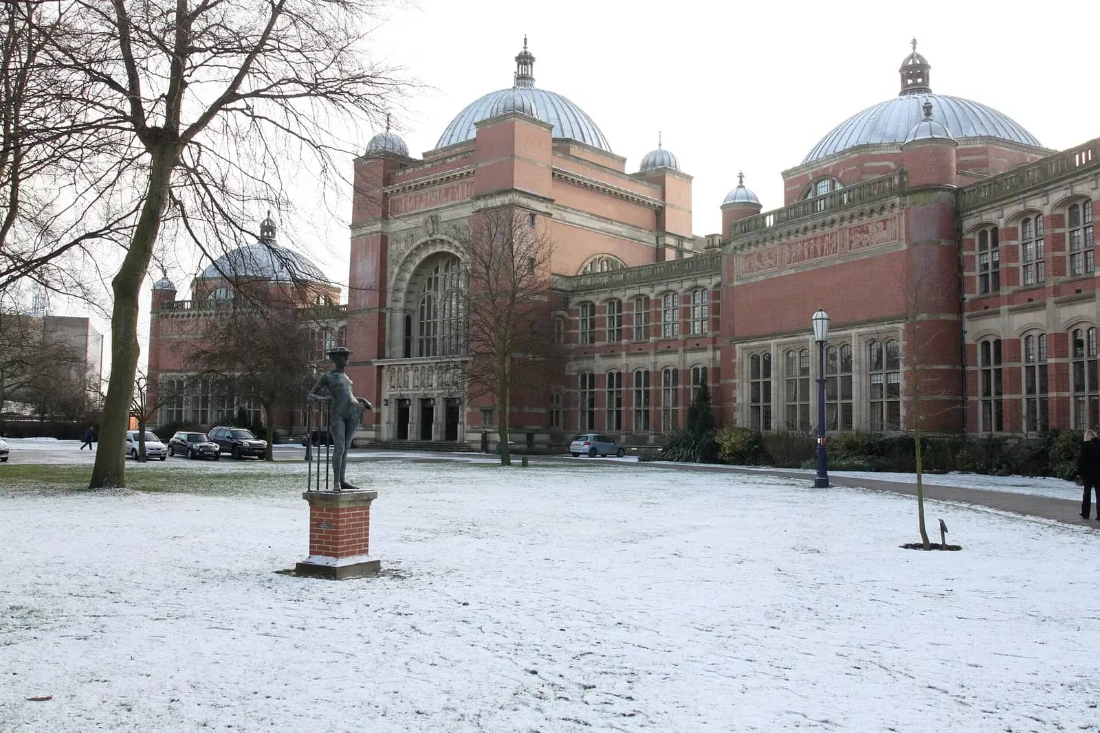University of Birmingham campus — Showing the Great Hall and adjacent buildings in the snow. Was testing a wide angle lens around my campus.